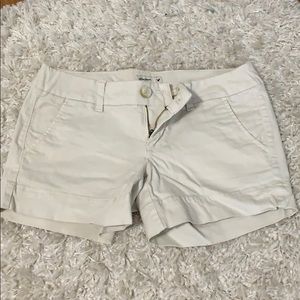 American Eagle Midi light Khaki shorts.